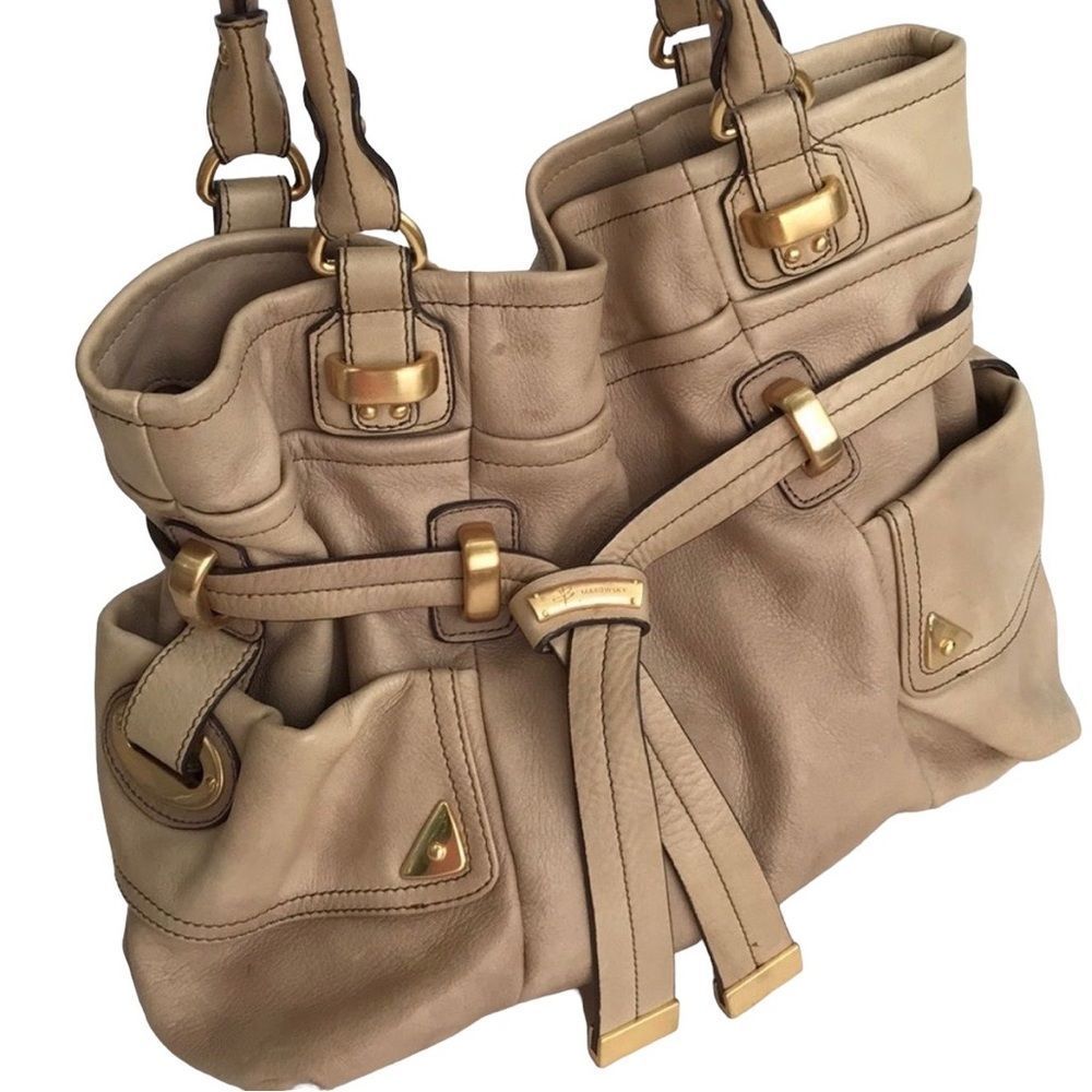 B Makowsky Pebbled Beige Leather Chunky Hardware